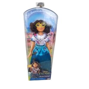 New Disney Encanto Mirabel Madrigal 10" doll